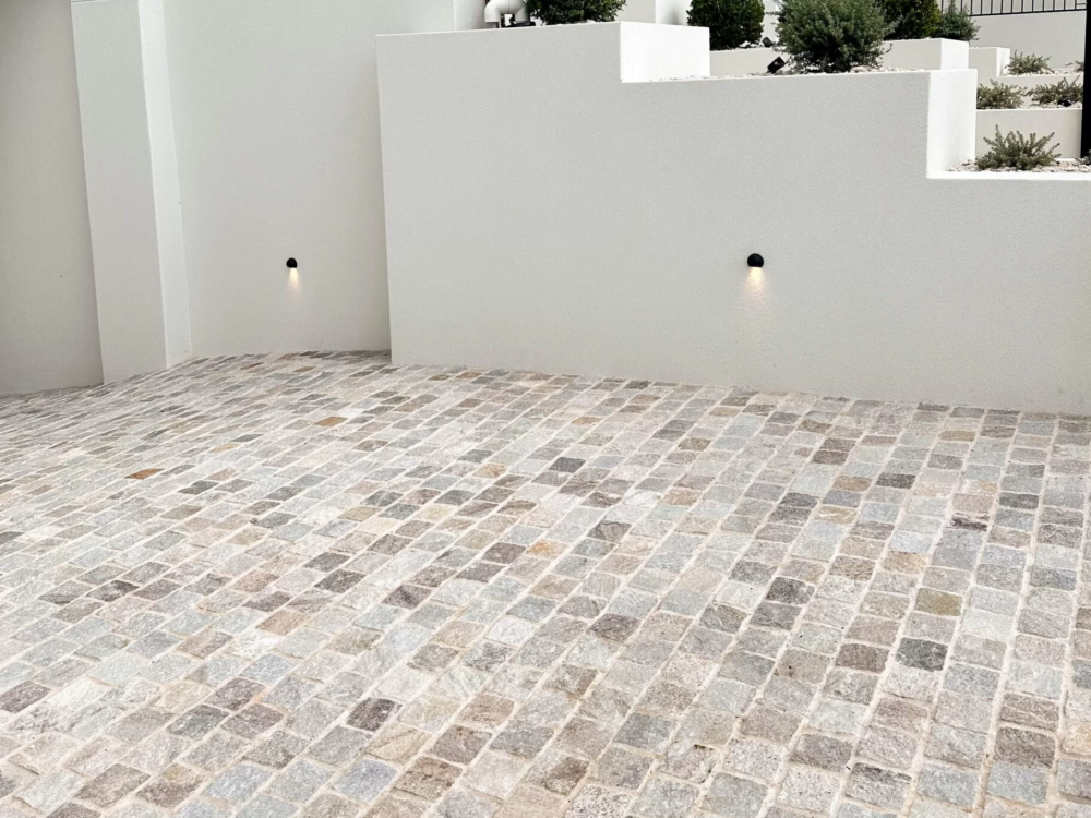 Willow Quartzite Cobblestones - Image 2